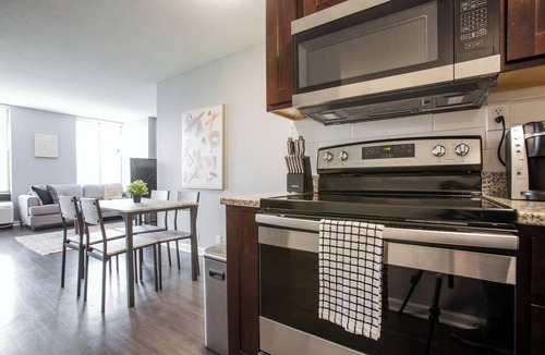 Fort Wayne Apartment | Landing | Stylish Studio, Pool, Game Room