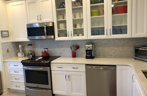 Ocean View Condo | Large 2-bedroom, 2 bath villa, sleeps 6, w/grill on the golf course-Bear Trap