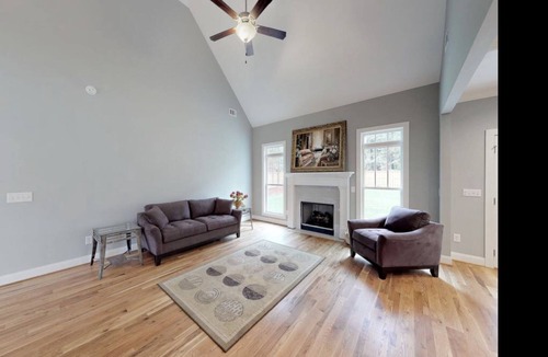 Murphys Estates House | Large bonus room for rent
