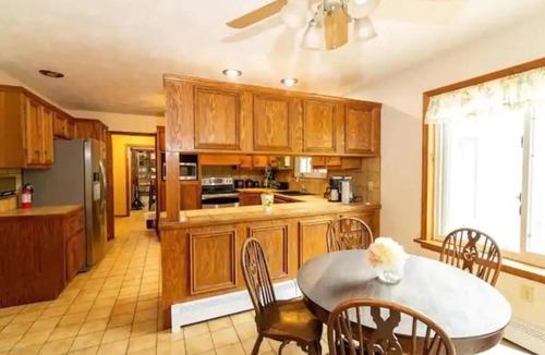 Falls House | Large Secluded Home w/Private Pool, Hot-tub, Gym, Game room, and Bar Area.