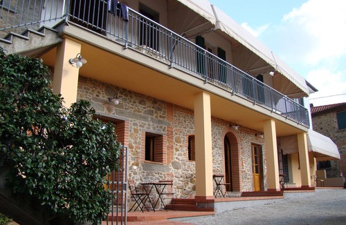 Vinci House | Leonardo's cottage. Typical Tuscan farmhouse in the Vinci countryside