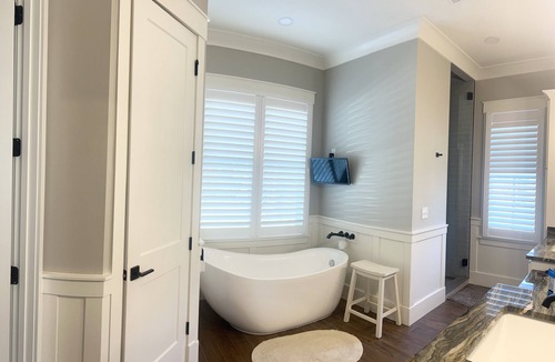 North Augusta House | Less than 5 miles from Masters & Peach Jam: Retreat w/Pool and Putting Green