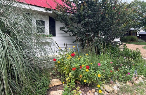 Urbanna Cottage | Little White Rose Cottage on the banks of the Rappahannock River