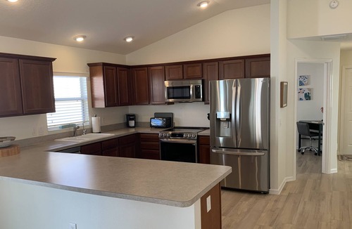 Lady Lake Villa | Location! Location! Beautiful 3 bdrm/2 bath Villa w/Golf Cart , BBQ & WiFi