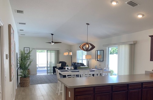 Lady Lake Villa | Location! Location! Beautiful 3 bdrm/2 bath Villa w/Golf Cart , BBQ & WiFi
