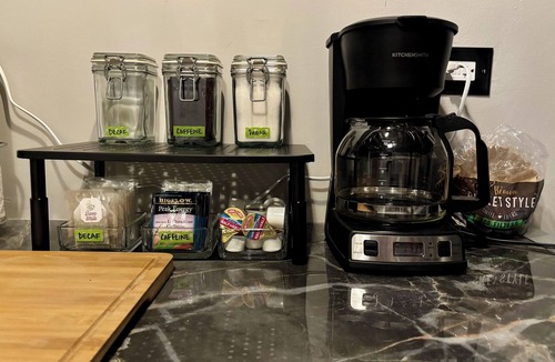 Chicago House | Lofty Garden Retreat Artist-Music Friendly 2BR in Humboldt Park