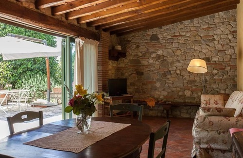 Sesto Fiorentino Apartment | Lovely Apartment with private patio and garden