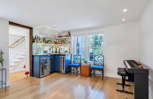 New Preston House | Luxurious, Spacious, Newly Renovated Vacation Home Walking Distance to Lake.