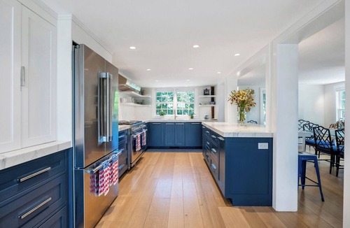New Preston House | Luxurious, Spacious, Newly Renovated Vacation Home Walking Distance to Lake.