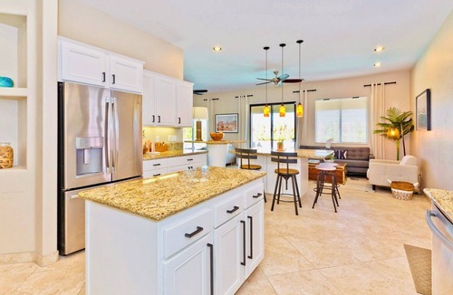 Palm Springs Villa | Luxury 4 bed 3 bath with saltwater pool/spa