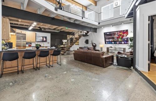 Chatham-Arch House | Luxury 5BR Mass Ave Retreat w Gym & Sauna