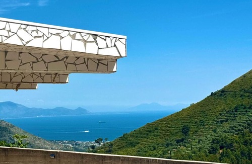 Itri Villa | Luxury Award-winning Villa Set in Olive Groves