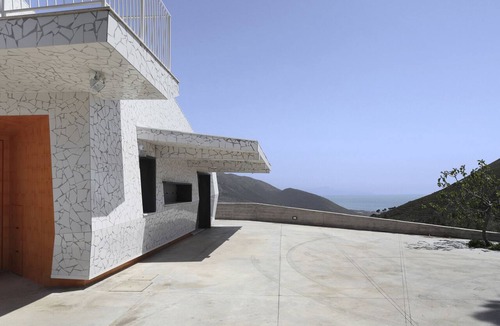 Itri Villa | Luxury Award-winning Villa Set in Olive Groves