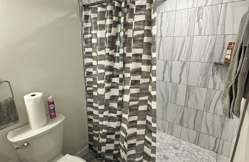 Silver Spring Apartment | Luxury Lower Level Suite < 15 min from D.C.