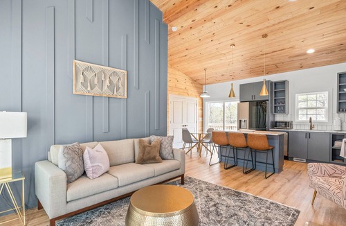 Lake Lure Cabin | Luxury Modern 2BR cabin near Chimney Rock