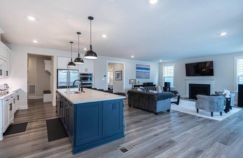 Bayside House | Luxury Waterfront Home w private Boat Dock, Community Indoor/Outdoor Pools
