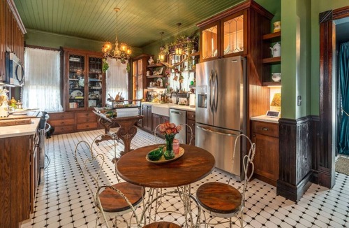 Anna House | Magical Victorian near hiking/wine trail