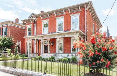 Staunton Apartment | Magnolia Suite