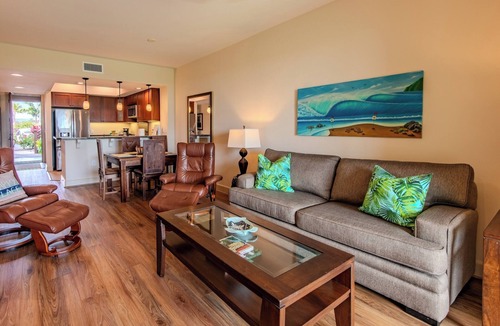 Waikoloa Villa | Marvel at Panoramic Views from Your Island-Style Suite w/Balcony & Living Area