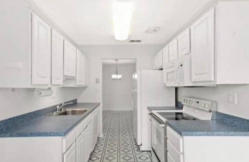 Montgomery Village House | Marvelous 4-bedroom townhome with AC in Gaithersburg