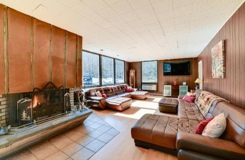 East Branch House | Massive Roscoe Retreat: Great for Large Groups!