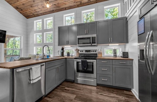 Menlo House | Menlo GA Tiny Home Experience! Beautiful Drive