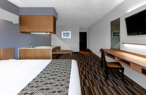 Linthicum Heights Hotel | Microtel Inn Suite by Wyndham BWI Airport