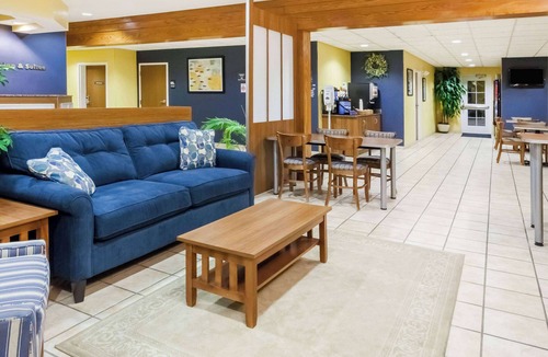 Dickson City Hotel | Microtel Inn & Suites by Wyndham Dickson City/Scranton