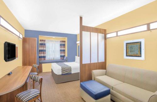 Chili Center Hotel | Microtel Inn & Suites Chili/Rochester