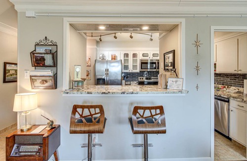 Mid America Condo | Mid-Century Modern Condo on Lake Hamilton!