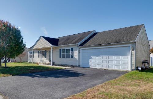 Milton House | Milton Getaway Near Beach w/Deck & Yard