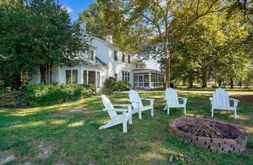 Royal Oak House | Minutes from Downtown Easton and St. Michaels | Kayaks | Pool | Private Dock