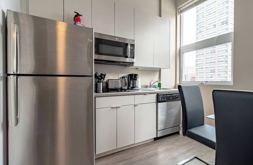 Near South Side Apartment | Modern 2BR South Loop Gem Near McCormick Place, Navy Pier, & Adler Planetarium