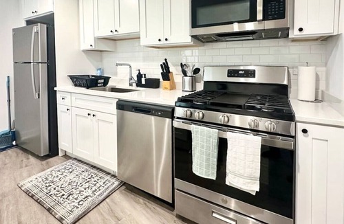 Lavergne Apartment | Modern and Lux 2BD for 4 Near City and Airport