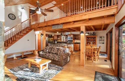 Rawley Springs Cabin | MODERN CABIN DEEP IN THE MOUNTAINS AND ONLY 20 MINS TO HARRISONBURG
