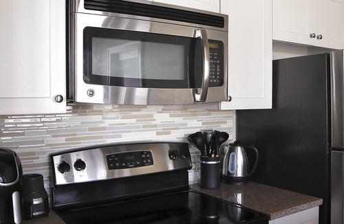 Downtown Baltimore Apartment | Modern & Cozy High Rise - Downtown & Harbor Access