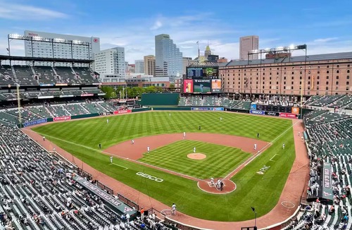 Downtown Baltimore Apartment | Modern & Cozy High Rise - Downtown & Harbor Access
