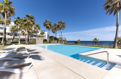 Buenas Noches Apartment | Modern frontline beach - Estepona