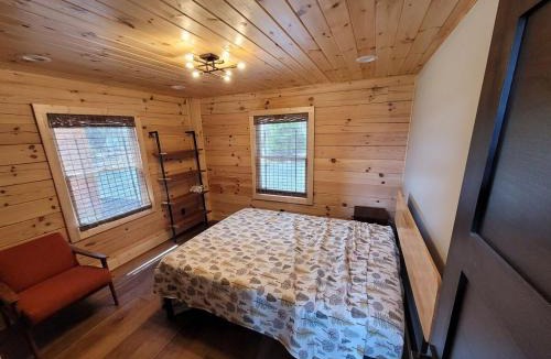 Bergton House | Modern Mountaintop Log Home with Amazing Views!