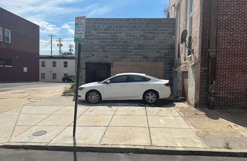 Downtown Baltimore Apartment | Modern Spacious Downtown 3Bedrms/3Baths Apt. w/parking- 5 mins from Penn Station