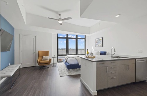 Bluemont Hotel | Modern Studio Near Ballston-MU Metro | Walk to Dining & Parks in Minutes