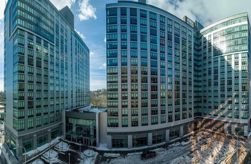 White Plains Apartment | Modern Studio | Upscale Amenities | Kitchen & Laundry