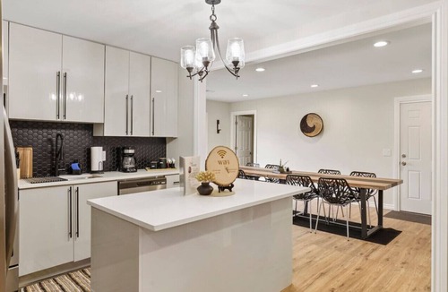 Fox Valley House | Modern Tranquil Boho Getaway in Glen Ellyn