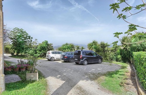 Capoliveri Apartment | Monolocale in villa d'epoca