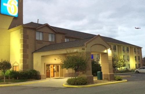 Wayne Hotel | Motel 6-Indianapolis, IN - Airport