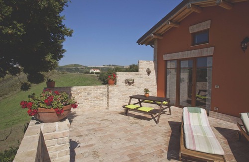 Montefiore dell'Aso Apartment | Mountains and sea. Vacation apartment with a view