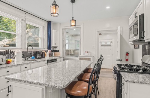 Merion Station Apartment | Narberth 3BR: King Bed, Garage, EV Charger, Gym, Yard, AC, Laundry, Walk to Rail