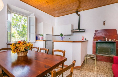 Rosignano Marittimo Villa | Nice apartment in villa for 10 guests with pool, TV and pets allowed