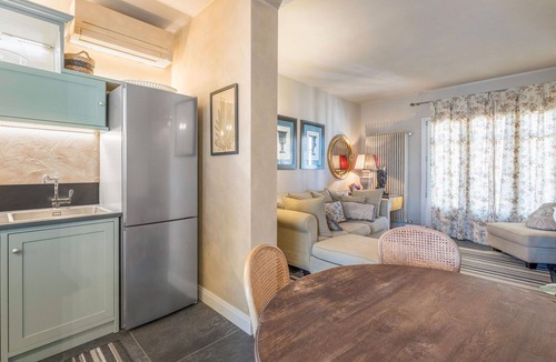 Lamporecchio Apartment | Nice apartment for 4 people with pool, WIFI, A/C, TV, balcony and panoramic view