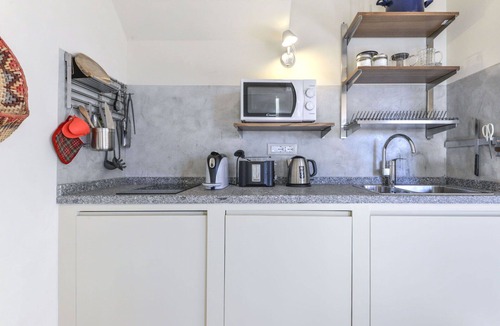 Marciana Apartment | Nice apartment for 2 people with WIFI, A/C, balcony and pets allowed